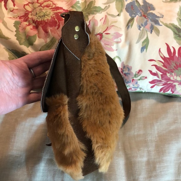 VINTAGE Handmade Furry Suede Crossbody Twist-Lock Flap NEW - Picture 5 of 16